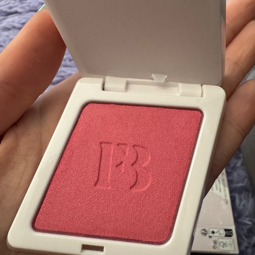 FENTY CHEEKS SUEDE POWDER BLUSH